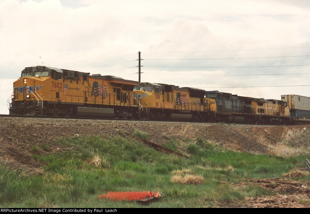 Intermodal rolls west towards crew change